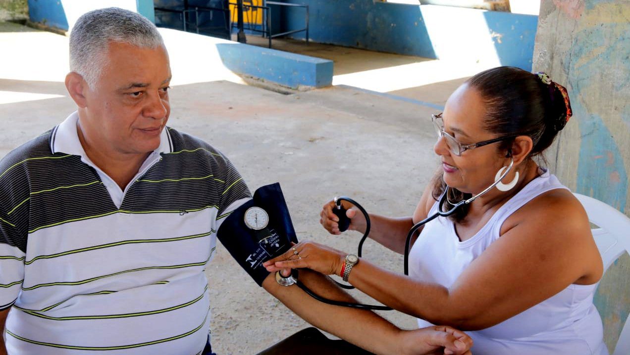 Programa Sa De Na Comunidade Leva Servi Os De Sa De Para Moradores Do