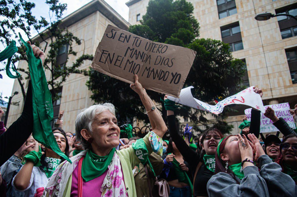 Colômbia legaliza aborto até 6º mês de gestação