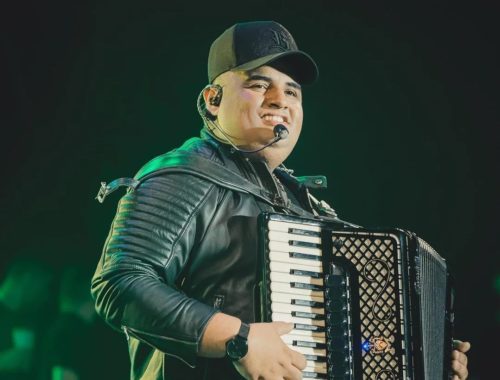 Só Resta beber: Tarcísio do Acordeon lança álbum de inéditas