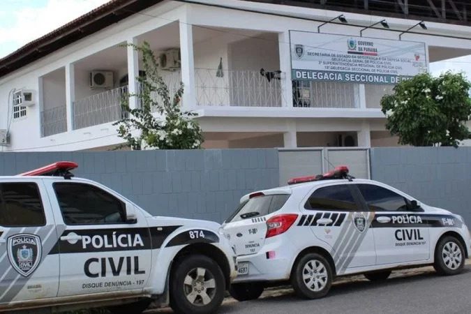 Menino de 13 anos mata a mãe e o irmão após ter o celular confiscado