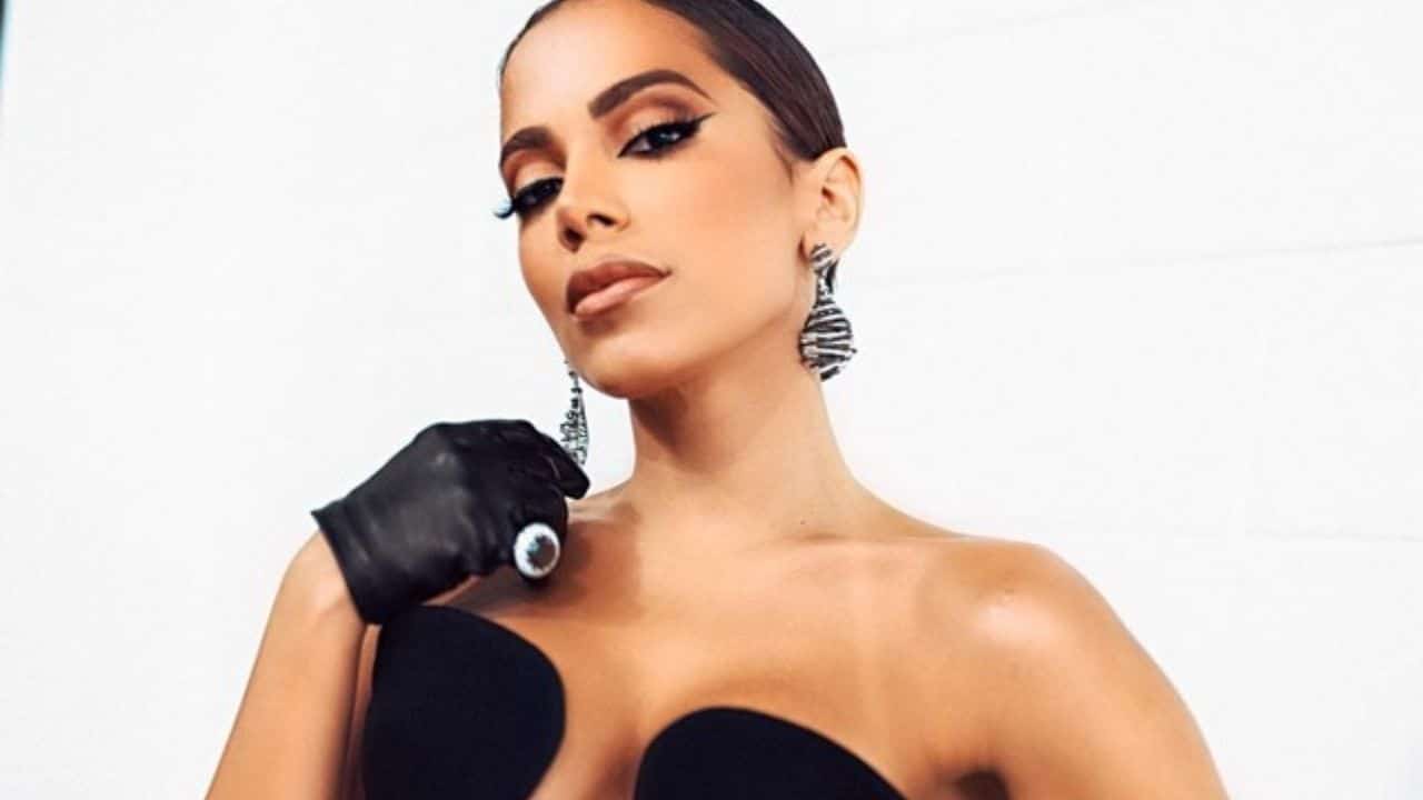 Anitta é a 1ª brasileira a alcançar o Top 10 do Spotify Global e faz história com 'Envolver'