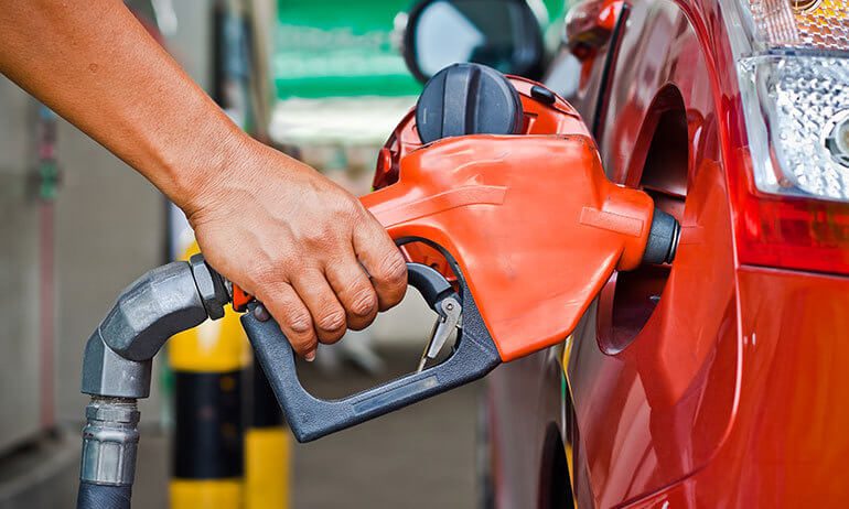 Acelen vende gasolina mais barata para Pernambuco do que Bahia