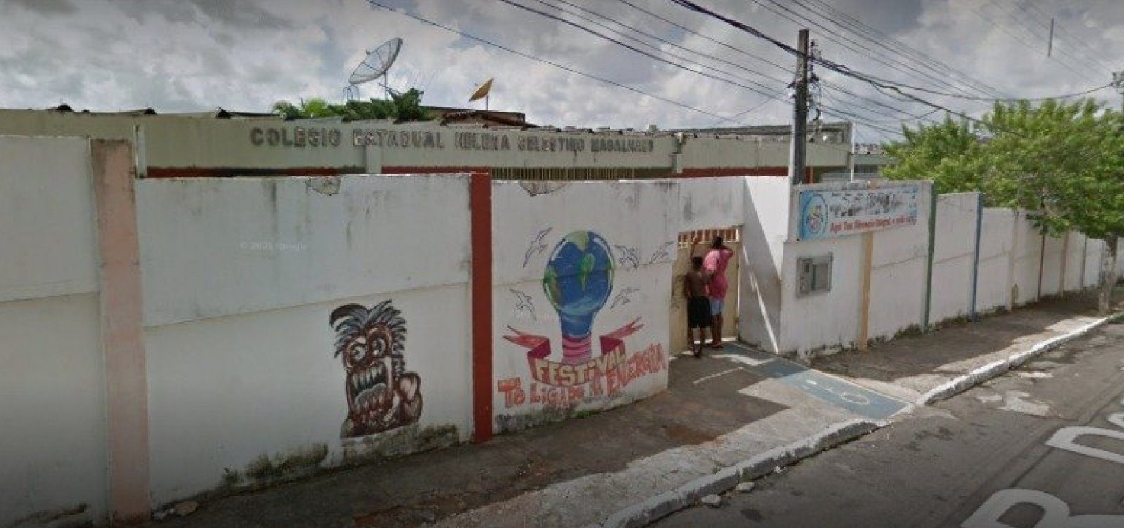 Aluna é esfaqueada por colega em escola