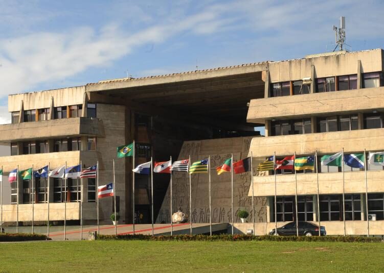 Professores da rede estadual tem reajuste salarial aprovado pela Alba