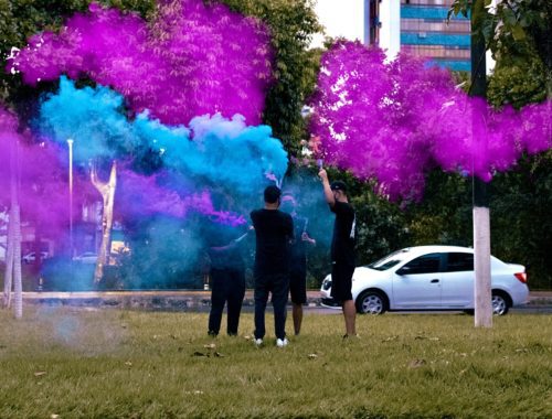 Nuvem colorida de fumaça chama atenção em Itabuna