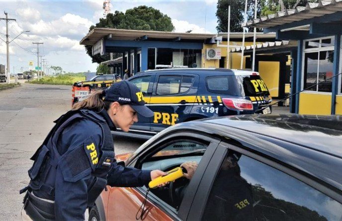 PRF reforça fiscalização nas rodovias durante o feriado de Tiradentes
