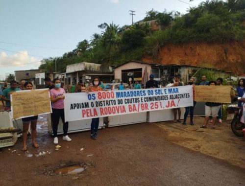 Moradores bloqueiam a BR-251 em protesto contra más condições da estrada