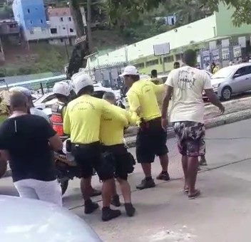 'Flanelinha' agride agente de trânsito em Ilhéus