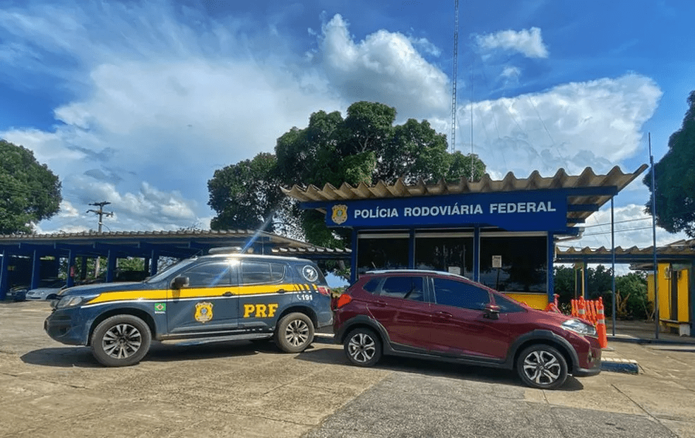 Empresário é preso na Bahia com carro roubado; homem disse à polícia que veículo foi emprestado por amigo