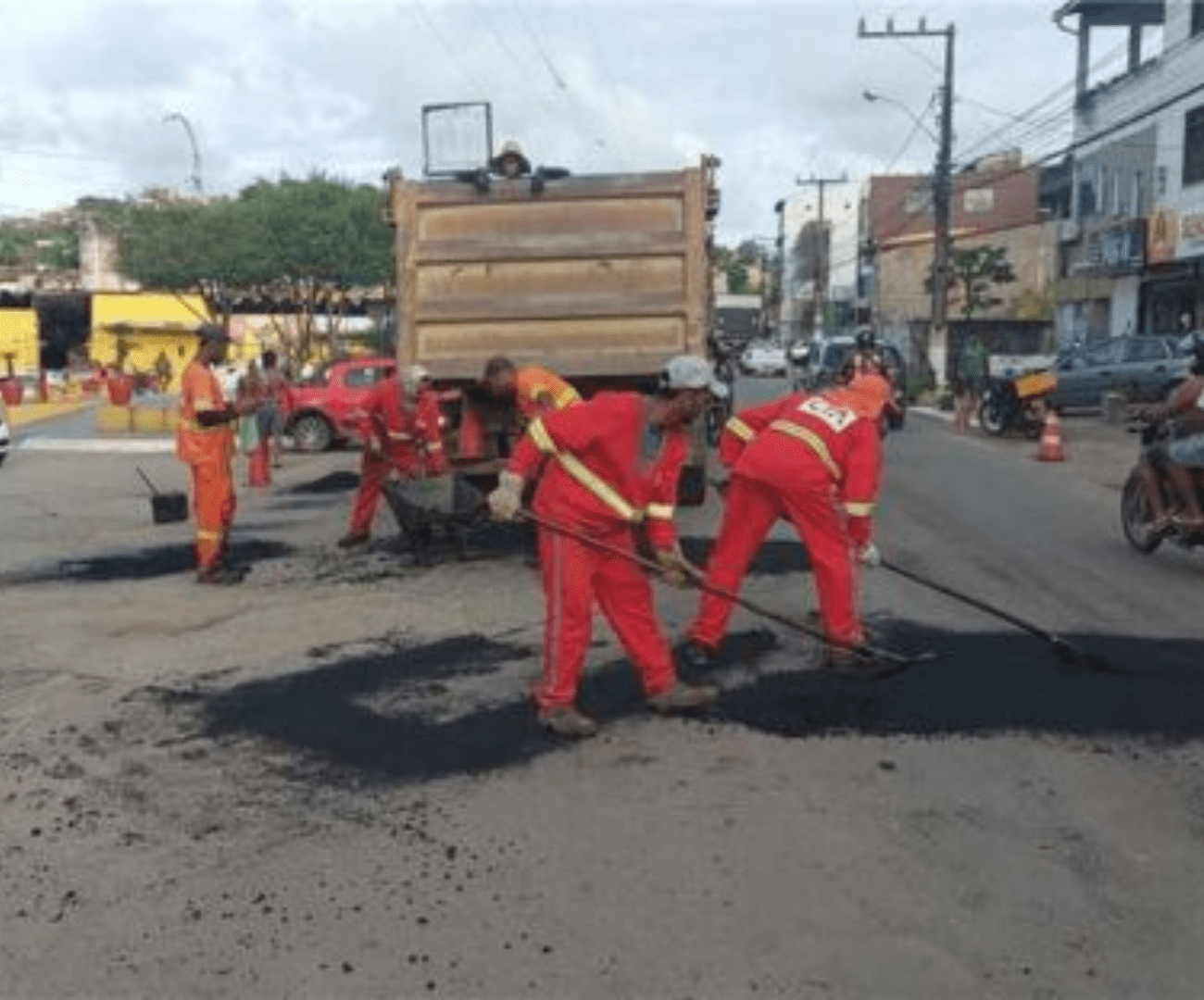 Prefeitura conclui serviços da operação tapa-buracos em 14 localidades