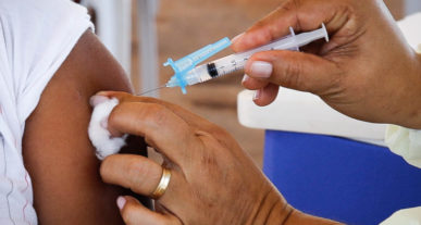 Cerca de 60 mil pessoas não retornaram para receber dose de reforço contra a Covid-19