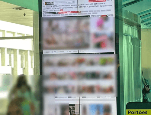 Totens de Aeroporto são hackeados e exibem vídeos pornôs