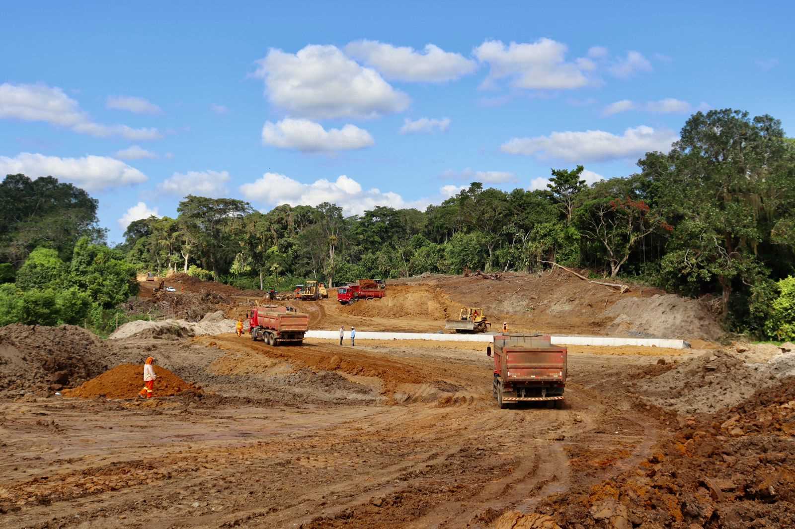 Mário Alexandre vistoria obras de implantação da BA-649, nova rodovia Ilhéus-Itabuna