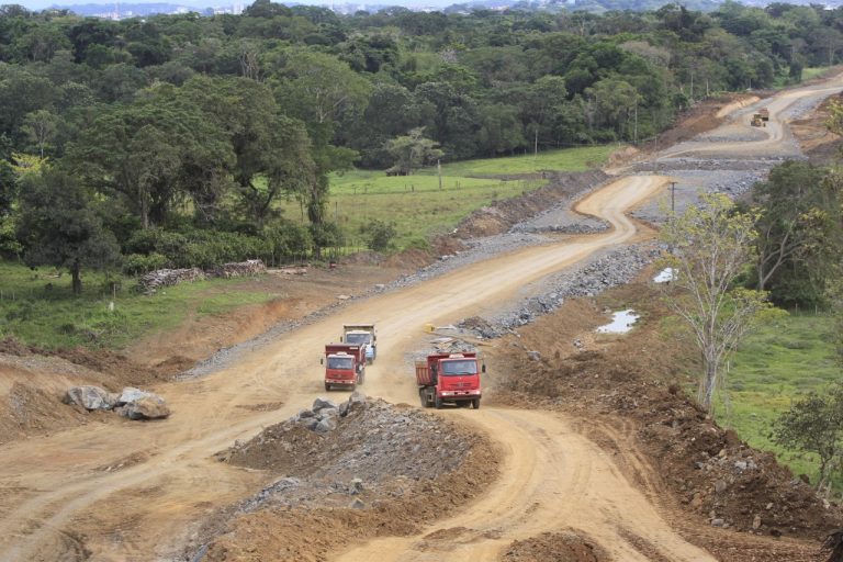 Obras na nova rodovia Ilhéus-Itabuna seguem avançando; estrada desafogará trânsito na região