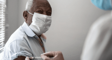 Ilhéus inicia aplicação da 4ª dose para idosos com 60 anos ou mais