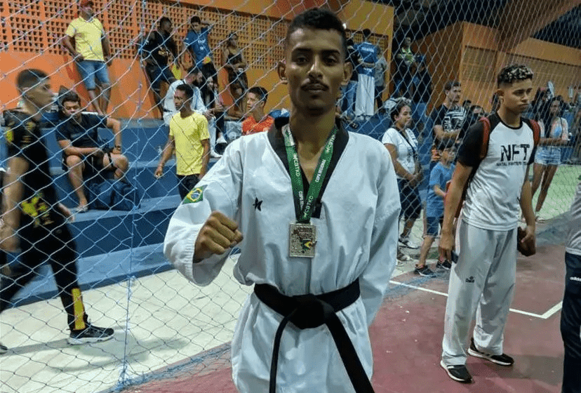 Atleta itabunense, Matheus do Carmo conquista prata na Copa do Nordeste de Taekwondo