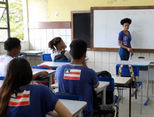 Com bolsa de R$600, Bahia oferece 52 mil vagas para o programa Mais Estudo