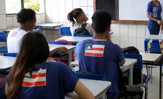 Com bolsa de R$600, Bahia oferece 52 mil vagas para o programa Mais Estudo