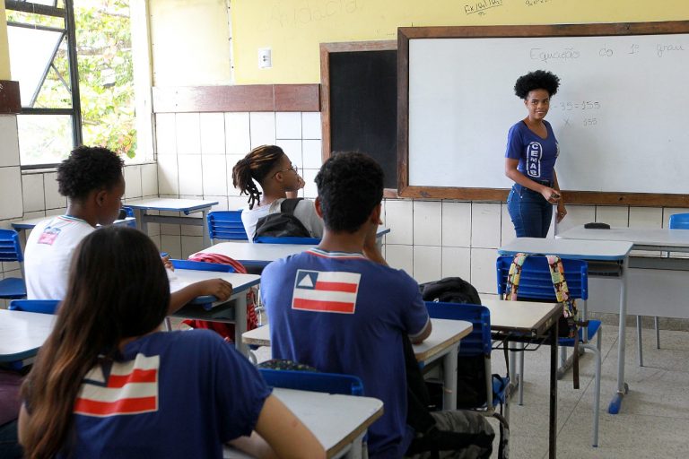 Com bolsa de R$600, Bahia oferece 52 mil vagas para o programa Mais Estudo
