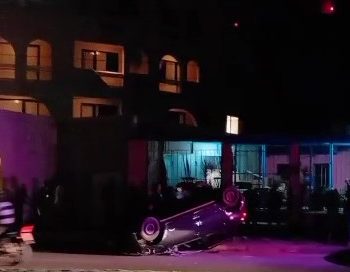 Carro capota na curva do Opaba em Ilhéus