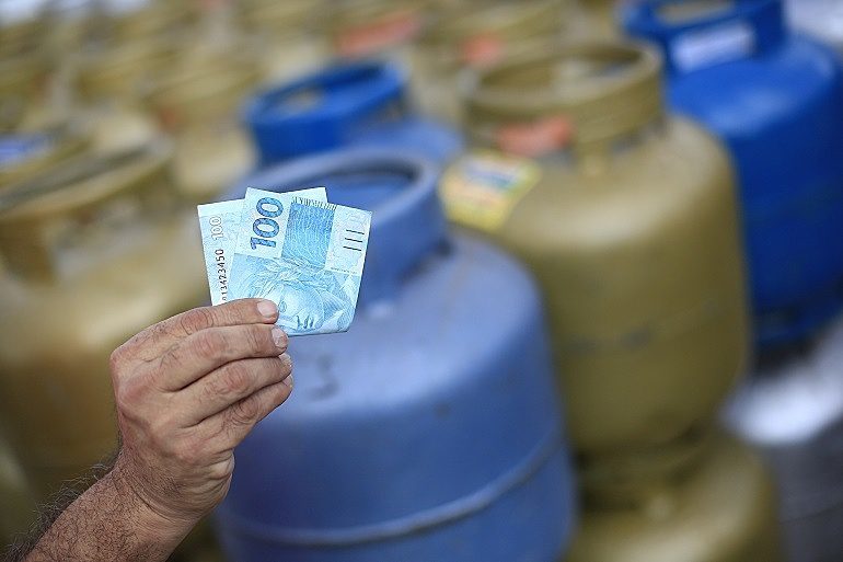 Gás de cozinha tem redução de preço na Bahia