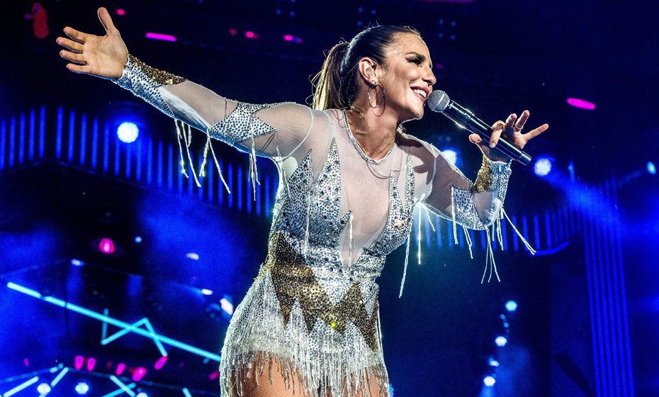 Ivete Sangalo completa 50 anos com super show em Juazeiro, sua cidade natal