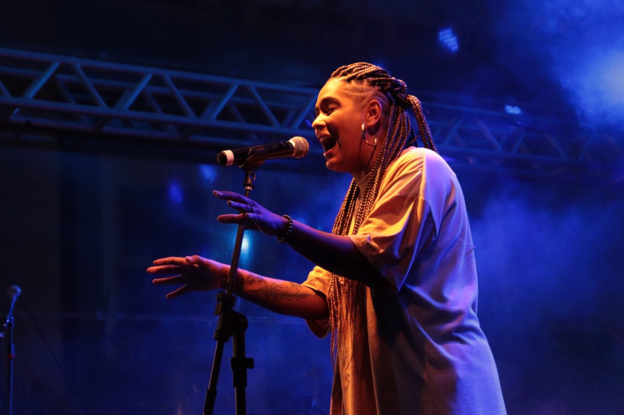 Cantora Laiô leva o nome de Ilhéus ao Panorama de Música da Bahia e dá show em Salvador