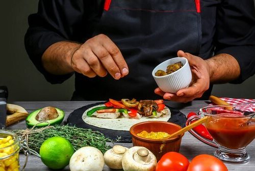 Confira a programação do festival "Do Dendê ao Cacau"; evento traz os maiores chefs do Brasil e vai até o dia 28