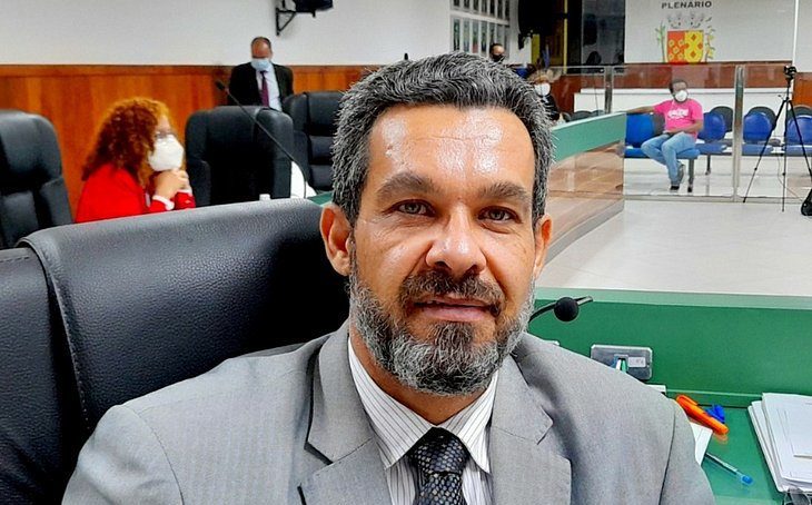 Após ser cassado sob acusação de ‘rachadinha’, vereador deve ser reintegrado à Câmara de Ilhéus