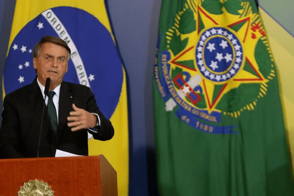 Bolsonaro confirma aumento do Auxílio Brasil para R$ 600