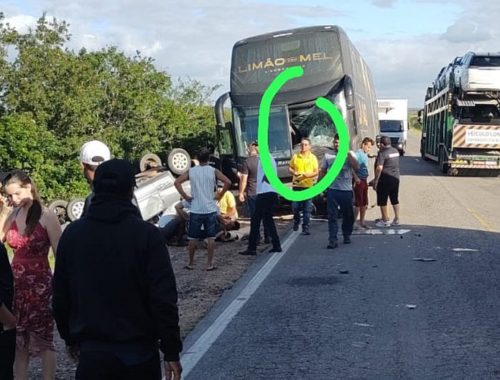 Banda Limão com Mel sofre acidente de ônibus no interior da Bahia